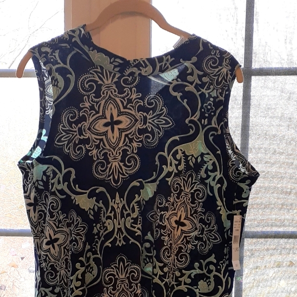 Robbie Bee Sleeveless Navy Floral Dress (NWT) - Picture 3 of 7